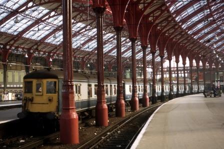BR(S) Class 5-BEL 3051 at Brighton Station, East Sussex with the up "Brighton Belle" on Friday 17 Mar 1972 - J. Scrace [084147]