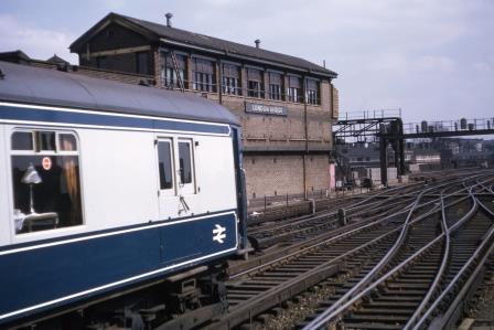 BR(S) Class 5-BEL 3052 at London Bridge, Greater London with the "Brighton Belle" on Saturday 19 Apr 1969 - J. Scrace [084165]