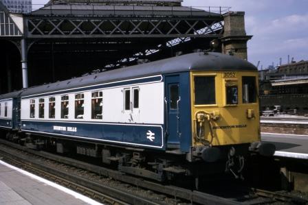 BR(S) Class 5-BEL 3052 at London Bridge Station, Greater London with the "Brighton Belle" on Saturday 19 Apr 1969 - J. Scrace [084169]