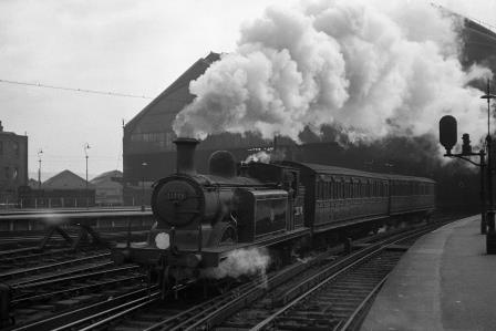 BR(S) D3 class 32378 at Brighton, East Sussex with a Brighton - Horsham service on Saturday 15 Mar 1952 - J.H.W. Kent [090029]