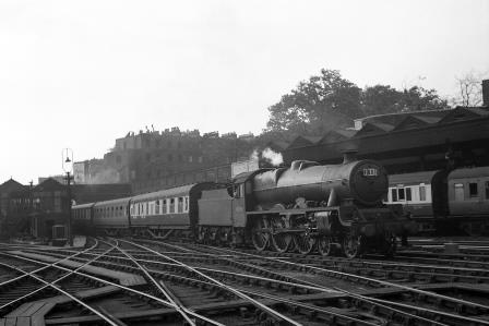 BR(M) Jubilee class 45726 'Vindictive' at Euston Station, Greater London on Saturday 28 Jun 1952 - J.H.W. Kent [090296]