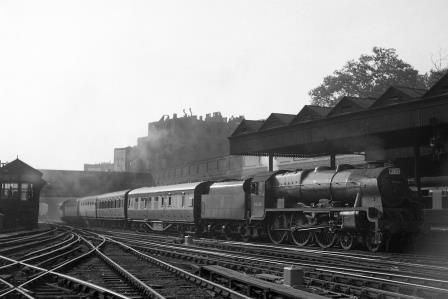 BR(M) Royal Scot class 46168 'The Girl Guide' at Euston Station, Greater London on Saturday 28 Jun 1952 - J.H.W. Kent [090298]