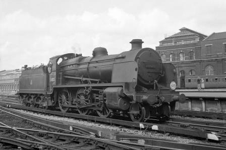 BR(S) N class 31825 at Brighton Station, East Sussex on Sunday 03 Aug 1952 - J.H.W. Kent [090403]