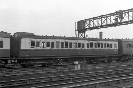 BR(S) S6628 at Lovers Walk Sidings, Brighton, East Sussex in Aug 1952 - J.H.W. Kent [090423]