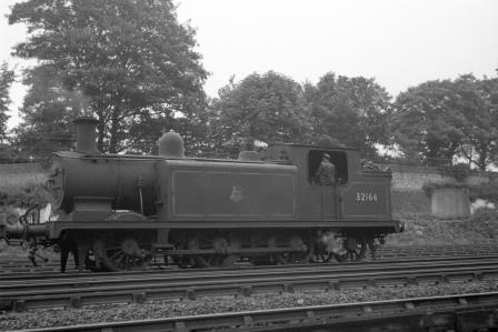 BR(S) E3 class 32166 passing Preston Park Pullman Car Works, East Sussex with a down Goods? service in Aug 1952 - J.H.W. Kent [090424]