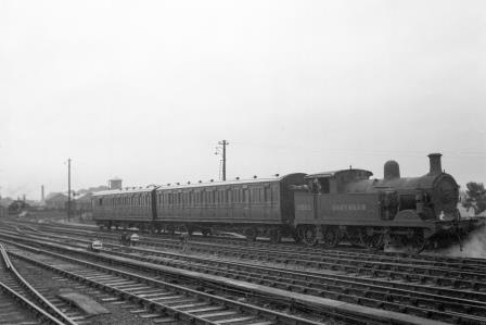 BR(S) H class 31522 at Ashford, Kent with an Empty stock? on Monday 18 Aug 1952 - J.H.W. Kent [090438]