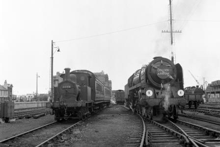 BR(S) P class 31178 & BR Britannia class 70004 'William Shakespeare' at Dover Shed, Kent on Monday 18 Aug 1952 - J.H.W. Kent [090444]