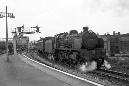 BR(S) U1 class 31899 at Clapham Junction Station, Greater London with the 10.50am Uxbridge - Worthing via Hove service on Wednesday 20 Aug 1952 - J.H.W. Kent [090457]
