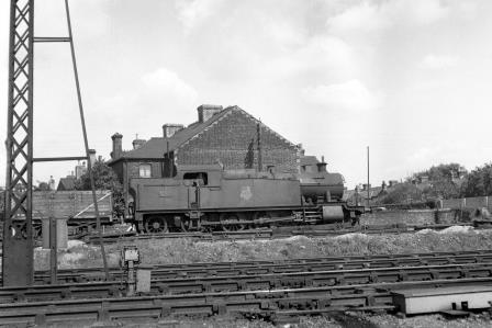 BR(W) 7200 class 7202 at Salisbury, Wiltshire with an Eastbound Goods on Thursday 21 Aug 1952 - J.H.W. Kent [090483]