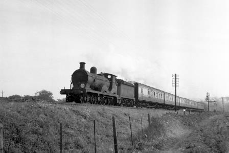 BR(S) D class 31733 at Falmer, East Sussex with a Tonbridge - Brighton service on Monday 25 Aug 1952 - J.H.W. Kent [090536]
