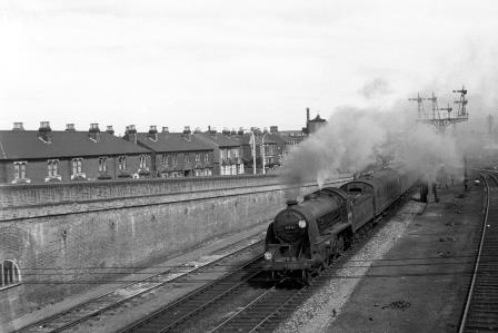 BR(S) H15 class 30474 at Eastleigh, Hampshire with a Waterloo - Bournemouth service on Wednesday 27 Aug 1952 - J.H.W. Kent [090546]