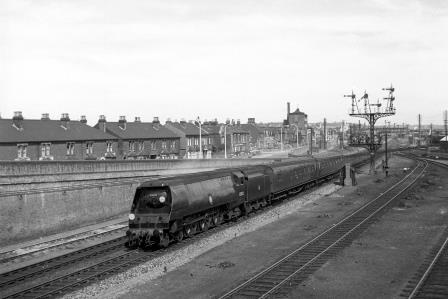 BR(S) Merchant Navy class 35012 'United States Lines' at Eastleigh, Hampshire with a Waterloo - Bournemouth service on Wednesday 27 Aug 1952 - J.H.W. Kent [090548]