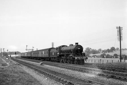 BR(E) B1 class 61139 north of Potters Bar, Hertfordshire with an up Passenger service on Friday 29 Aug 1952 - J.H.W. Kent [090577]