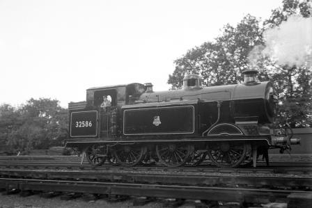 BR(S) E5X class 32586 passing Preston Park Pullman Car Works, East Sussex on Tuesday 02 Sep 1952 - J.H.W. Kent [090587]