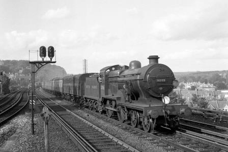 BR(S) L1 class 31789 passing Preston Park Pullman Car Works, East Sussex with a Birkenhead - Brighton service on Friday 26 Sep 1952 - J.H.W. Kent [090625]