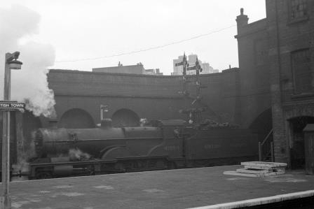 BR(M) 4P class 41089 at Kentish Town Station, Greater London on Saturday 11 Oct 1952 - J.H.W. Kent [090656]