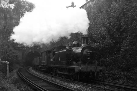 BR(S) E3 class 32462 at Cliftonville Spur, Preston Park, East Sussex with an up Goods service in Oct 1952 - J.H.W. Kent [090664]