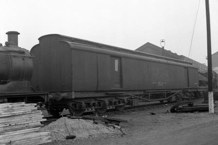 BR(E) E198617M at Plaistow Shed, Greater London on Saturday 18 Oct 1952 - J.H.W. Kent [090688]