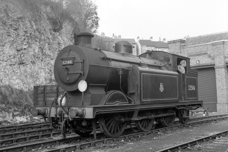 BR(S) E5X class 32586 at Preston Park Pullman Car Works, East Sussex on Wednesday 29 Oct 1952 - J.H.W. Kent [090693]