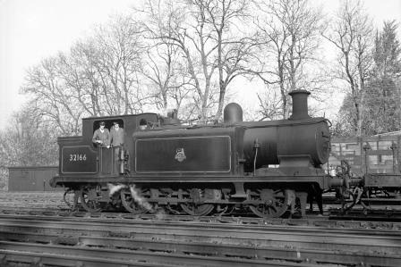 BR(S) E3 class 32166 near Preston Park Pullman Car Works, East Sussex in Oct 1952 - J.H.W. Kent [090699]