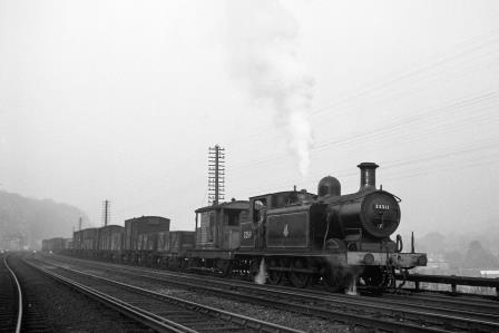 BR(S) E4 class 32511 passing Preston Park Pullman Car Works, East Sussex with a down Goods service on Friday 14 Nov 1952 - J.H.W. Kent [090703]
