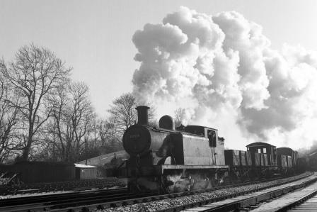 BR(S) E4 class 32514 passing Preston Park Pullman Car Works, East Sussex with an up Goods service on Monday 15 Dec 1952 - J.H.W. Kent [090716]