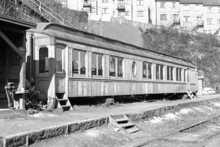 Grounded Pullman Car body at Preston Park Pullman Car Works, East Sussex on Sunday 01 Apr 1951 - J.H.W. Kent [091250]