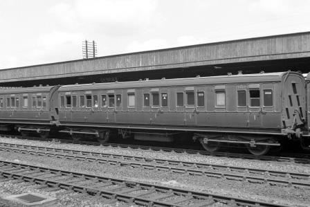 BR(S) Corridor Passenger Open Coach S5327 at Tonbridge Station, Kent on Saturday 16 Jun 1951 - J.H.W. Kent [091410]