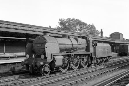 BR(S) U class 31616 at Redhill Station, Surrey on Saturday 16 Jun 1951 - J.H.W. Kent [091415]