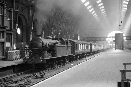 BR(E) N2 class 69512 at London Kings Cross Station, Greater London with a Pullman Empty Stock in Jul 1951 - J.H.W. Kent [091455]