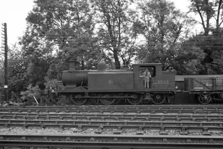 BR(S) E3 class 32168 near Preston Park Pullman Car Works, East Sussex on Wednesday 04 Jul 1951 - J.H.W. Kent [091458]