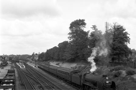 BR(S) Schools class 30915 'Brighton' at Bromley South Station, Greater London with a Victoria - Ramsgate service on Saturday 02 Aug 1958 - J.H.W. Kent [092023]