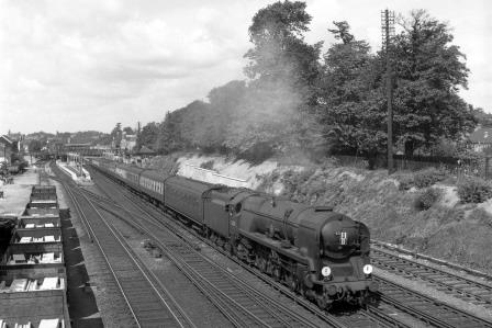 BR(S) Merchant Navy class 35015 'Rotterdam Lloyd' at Bromley South Station, Greater London with a Victoria - Dover Marine Boat Train on Saturday 02 Aug 1958 - J.H.W. Kent [092030]