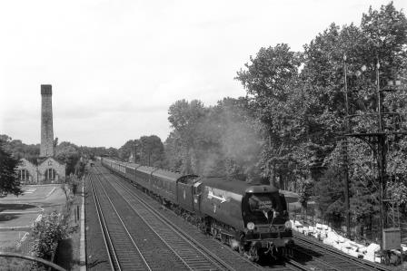 BR(S) West Country class 34091 'Weymouth' at Shortlands, Greater London with the down "Golden Arrow" on Saturday 02 Aug 1958 - J.H.W. Kent [092041]