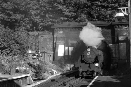 BR(S) U1 class 31895 at Sydenham Hill Station, Greater London with a Ramsgate - Victoria service on Saturday 02 Aug 1958 - J.H.W. Kent [092048]