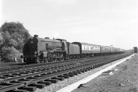 BR(S) Schools class 30916 'Whitgift' west of Swanley, Kent with the 10.40am Margate - Victoria service on Saturday 30 Aug 1958 - J.H.W. Kent [092072]