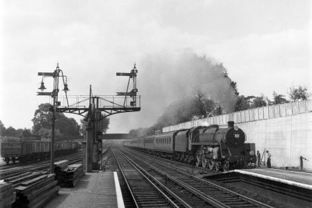 BR Std 4MT class 75066 at Bickley Station, Greater London with a Victoria - Ramsgate service on Saturday 30 Aug 1958 - J.H.W. Kent [092080]