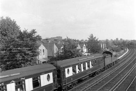 BR(S) L class 31766 at Shortlands, Greater London with the down "Kentish Belle" on Saturday 30 Aug 1958 - J.H.W. Kent [092086]