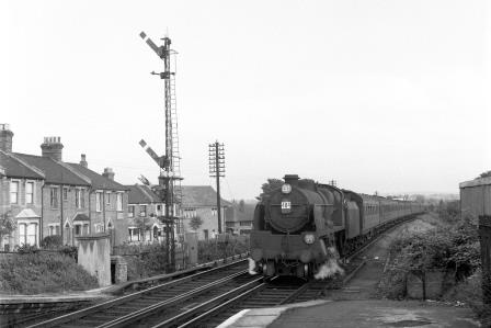 BR(S) U1 class 31905 at Penge East, Greater London with a Ramsgate - Victoria service on Saturday 30 Aug 1958 - J.H.W. Kent [092092]