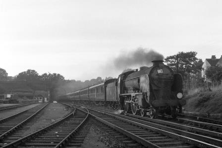 BR(S) Schools class 30938 'St. Olave's' at Penge East, Greater London with the 6.35pm Victoria - Ramsgate service on Saturday 30 Aug 1958 - J.H.W. Kent [092094]