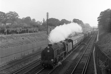 BR(S) Schools class 30919 'Harrow' approaching Bickley, Greater London with a Ramsgate - Victoria service on Saturday 13 Sep 1958 - J.H.W. Kent [092102]