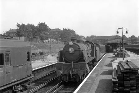 BR(S) N1 class 31822 at Bickley Station, Greater London with the 10.15am Dover Priory - Victoria service on Saturday 13 Sep 1958 - J.H.W. Kent [092108]