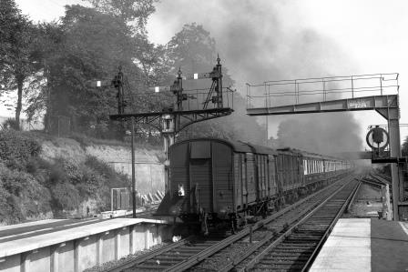 Bromley South, Greater London with the down "Golden Arrow" on Saturday 13 Sep 1958 - J.H.W. Kent [092111]