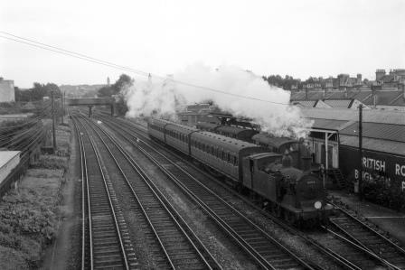 BR(S) M7 class 30054 approaching Hove, East Sussex with the 5.30pm Brighton - Horsham service on Friday 26 Sep 1958 - J.H.W. Kent [092122]