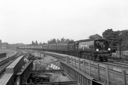 BR(S) Battle of Britain class 34085 '501 Squadron' at Shortlands, Greater London with the down "Golden Arrow" on Saturday 27 Sep 1958 - J.H.W. Kent [092133]