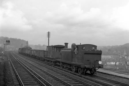 BR(S) E4 class 32507 passing Preston Park Pullman Car Works, East Sussex with a down Goods service on Wednesday 12 Nov 1958 - J.H.W. Kent [092170]