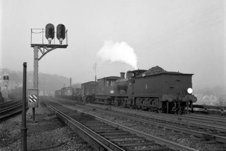 BR(S) C class 31724 passing Preston Park Pullman Car Works, East Sussex with a down Goods service on Friday 14 Nov 1958 - J.H.W. Kent [092173]