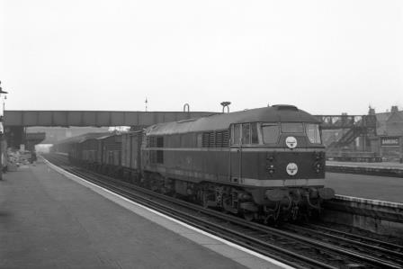 BR Class 30 D5512 at Barking, Greater London with an up Goods service on Sunday 01 Feb 1959 - J.H.W. Kent [092182]