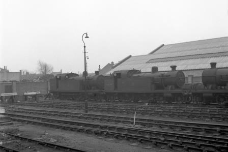 BR(M) 3P class 41948 & BR(M) 3P class 41978 at Plaistow, Greater London on Sunday 01 Feb 1959 - J.H.W. Kent [092184]