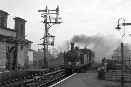 BR(S) M7 class 30480 at Fareham Station, Hampshire with a Northbound service on Saturday 06 Dec 1958 - J.H.W. Kent [092210]